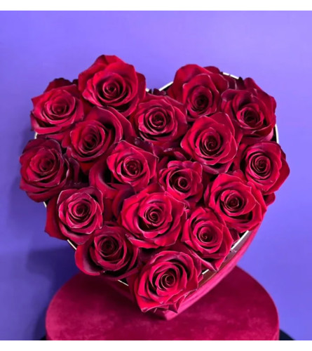 #18 Heart - Deluxe. An arrangement by Blossy Flowers.