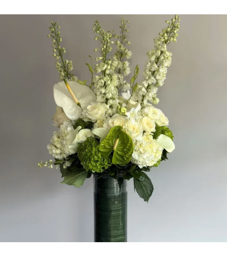 #30 Unique - Deluxe. An arrangement by Blossy Flowers.