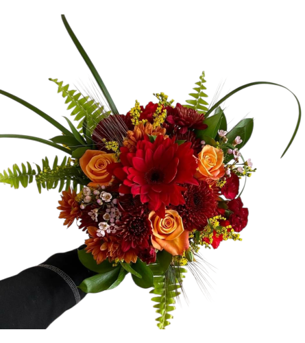 Elegant Simplicity - Deluxe. An arrangement by Avenue Florist.