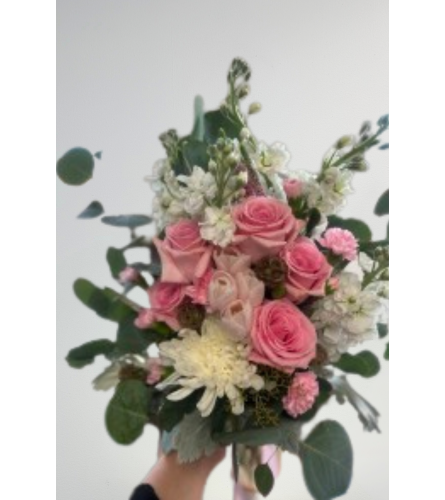 BOTT - Blushing Queen Bouquet. An arrangement by Blossoms On The Trail.