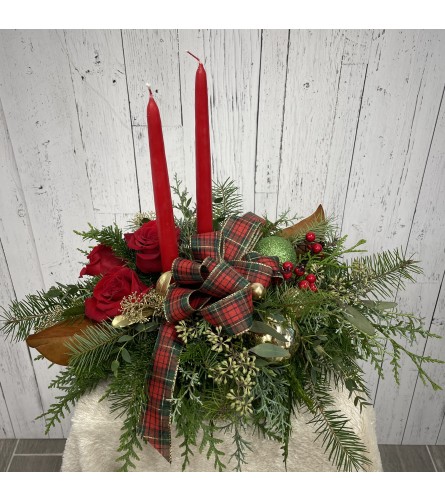 CANDLELIT NOEL. An arrangement by Incredible Florist.