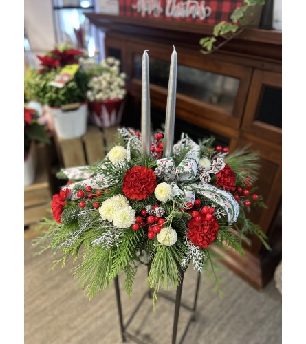 Christmas Cheer. An arrangement by Linda's Floral Designs.