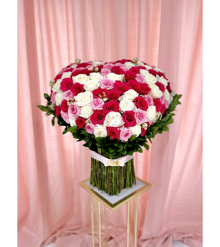 Luxury Pink Rose Arrangement Valentine's Day Flowers Sunrise FL - Standard. An arrangement by EverBlooming Luxe Designs.