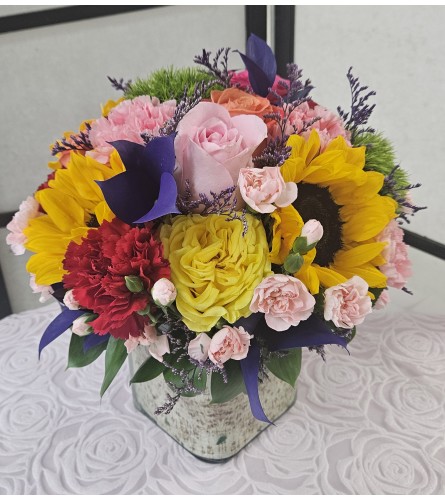 Sweet in Love Cube - Deluxe. An arrangement by Brickell Glamour Flowers.