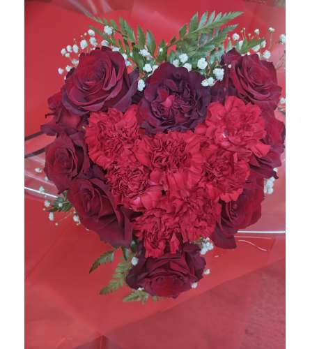 HEART ROSE WITH BEAR - Deluxe. An arrangement by KW Flowers.