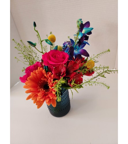 Love, But Make It Extravagant. An arrangement by Petals and Pages.