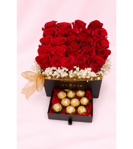 Sweet Luxury Box. An arrangement by Bee Flowers.