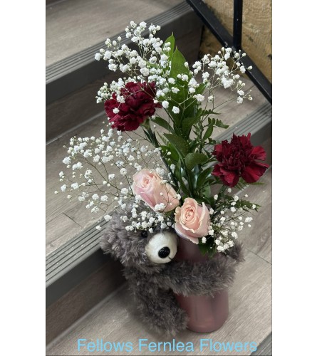Fellows Hugs and Snuggles. An arrangement by Fellows Fernlea Flowers.