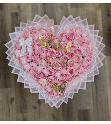 Pink Promise Heart - Deluxe. An arrangement by Vemongi Flowers.
