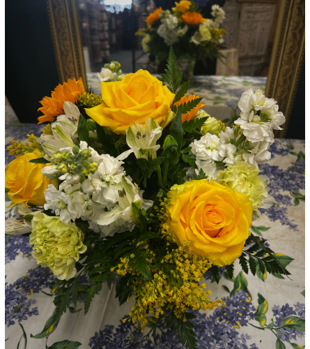 Sunshine and Serenity - Deluxe. An arrangement by Sun Valley Florist.