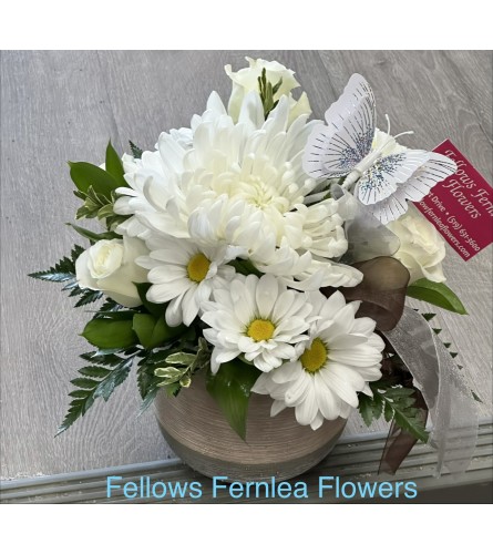 Fellows Comforting Thoughts. An arrangement by Fellows Fernlea Flowers.