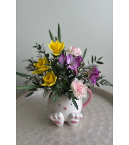 Sweet Cotton Tail. An arrangement by Blossoms On The Trail.