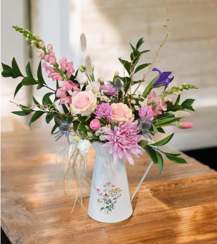 Country Charm - Deluxe. An arrangement by Avenue Florist.