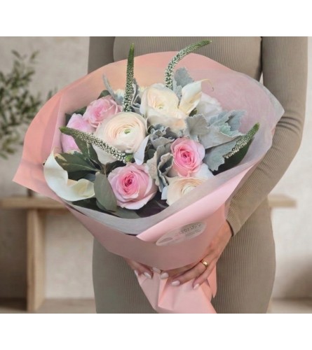 Modern Classic. An arrangement by Grace Floral Design Barrie.