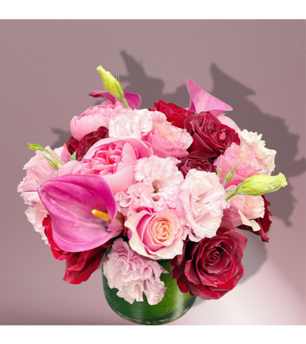 Rosé Blush Luxe. An arrangement by Elegant Florist.