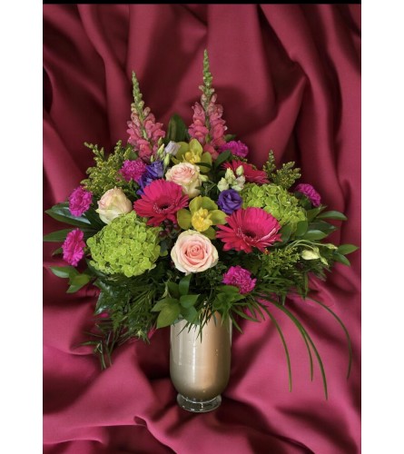 Glorious Gratitude for Mom - Deluxe. An arrangement by Loyalist Flowers.