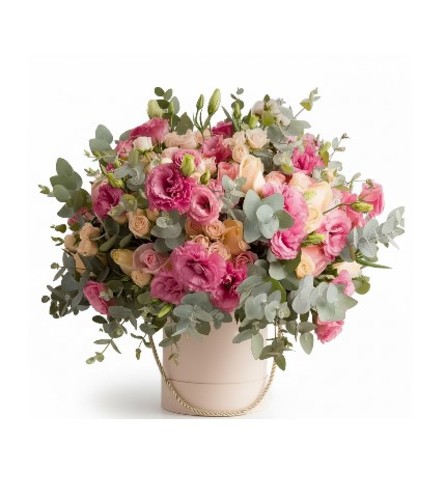 Pastel Love Box. An arrangement by La Bolsa Rosa.