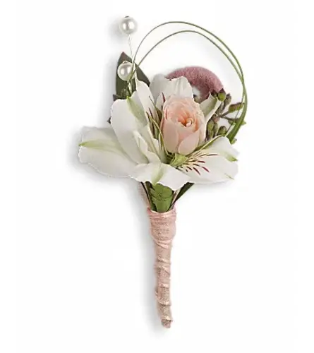 Call Me Darling Boutonniere. An arrangement by Fendley Florists.