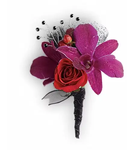 Celebrity Style Boutonniere. An arrangement by Fendley Florists.