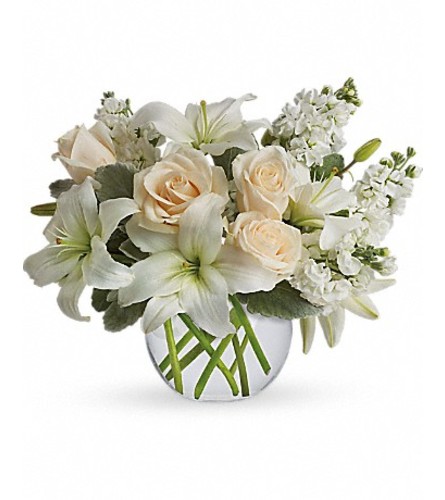 Isle of White - Deluxe. An arrangement by Fendley Florists.