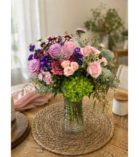 Enchanted Rose and Daisy. An arrangement by Floral Lady Design Studio LLC.