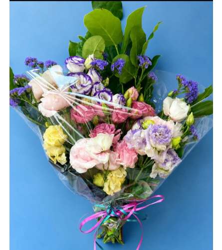 For the love of Lisianthus - Deluxe. An arrangement by KW Flowers.