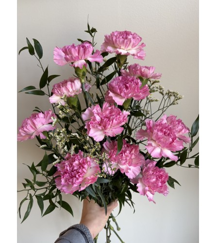 Sweet and Simple - Deluxe. An arrangement by Osborne Florist.