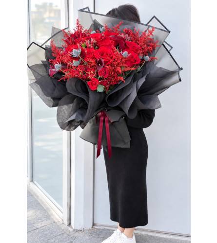 VELVET ROYAL. An arrangement by Queens Flowers.