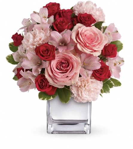 Teleflora's Love That Pink Bouquet with Roses