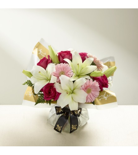 The FTD® You’ve Got the Look™ Handtied Bouquet