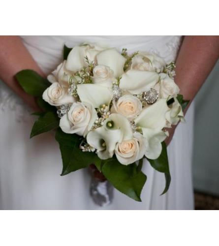 Elegant Ivory Bouquet