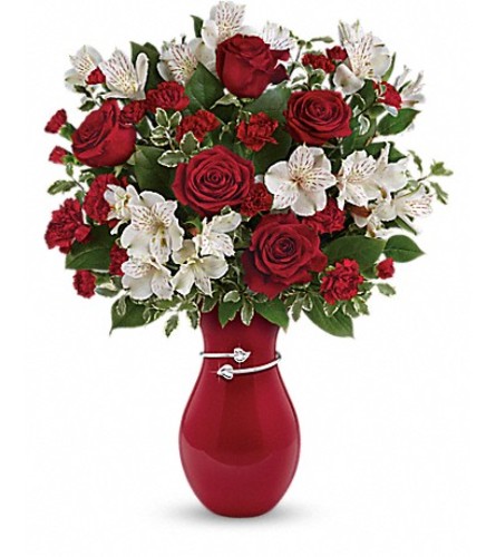 Teleflora's Pair Of Hearts Bouquet