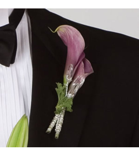 PURPLE BOUTONNIERE