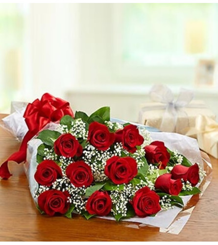 One Dozen Rose Presentation Bouquet - Red