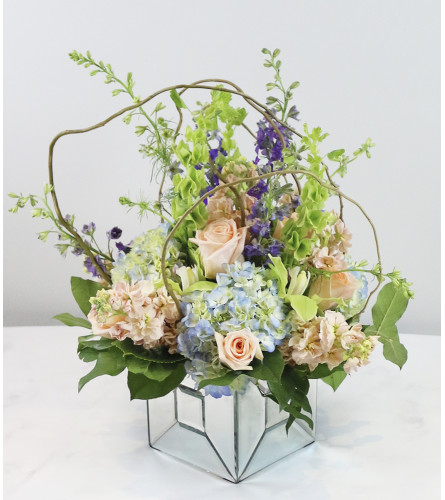 Reflection Bouquet by Fruits & Flowers