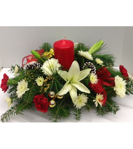 Merritts Christmas Pillar candle Centerp