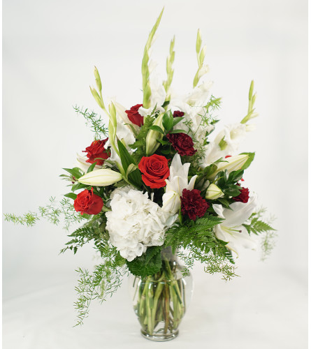 Impressive Elegance with Red Roses