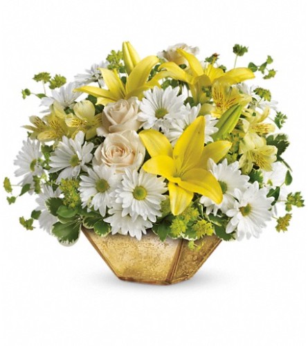 Garden Reflections Centerpiece by Teleflora