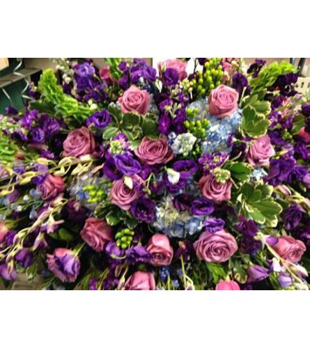 Modern lovely casket spray