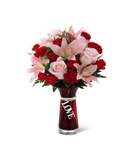 The FTD® Hold My Heart™ Bouquet