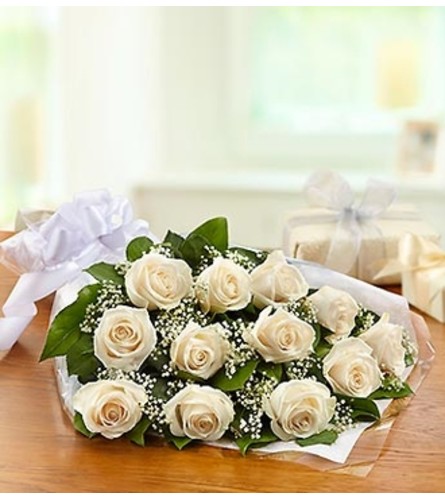 One Dozen Rose Presentation Bouquet - White