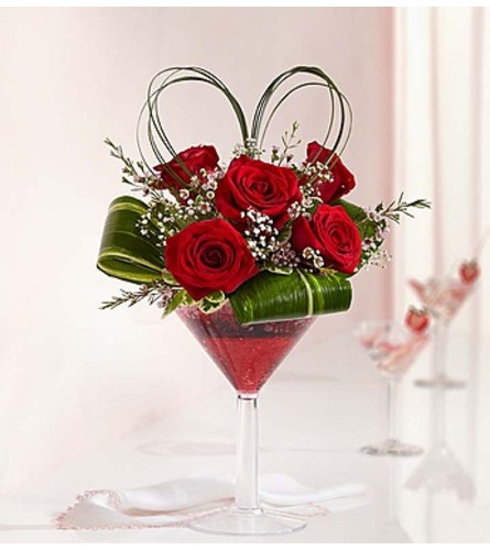 Love Potion™ with Roses - Standard. An arrangement by Susana's Flowers.