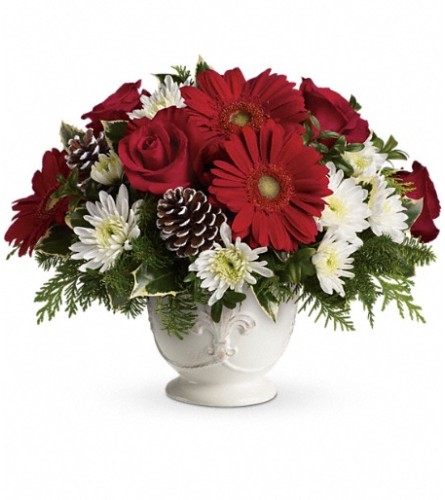 Teleflora's Simply Merry Centerpiece