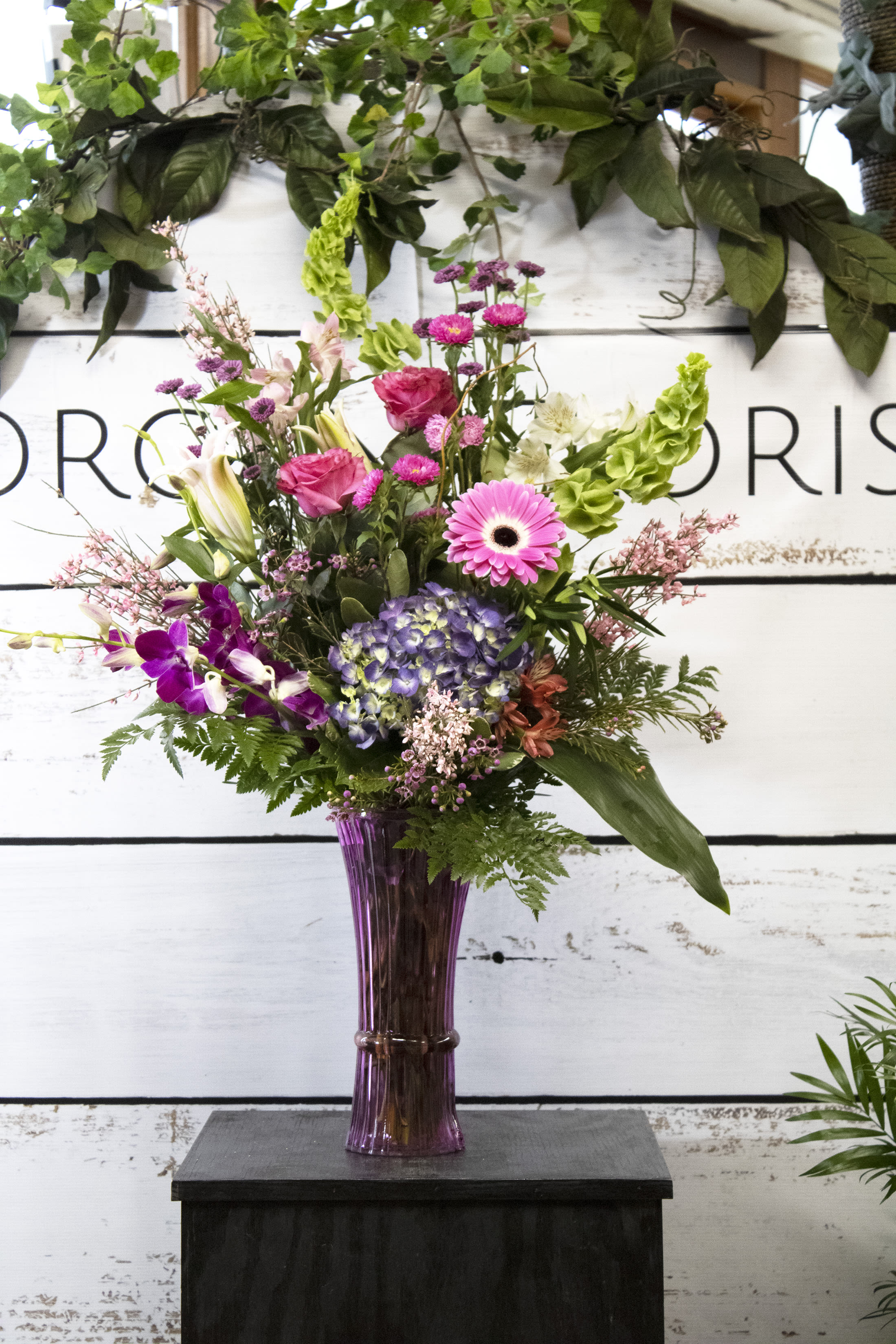 Mother's Garden (A Wendy Special). An arrangement by Morgan Florist.