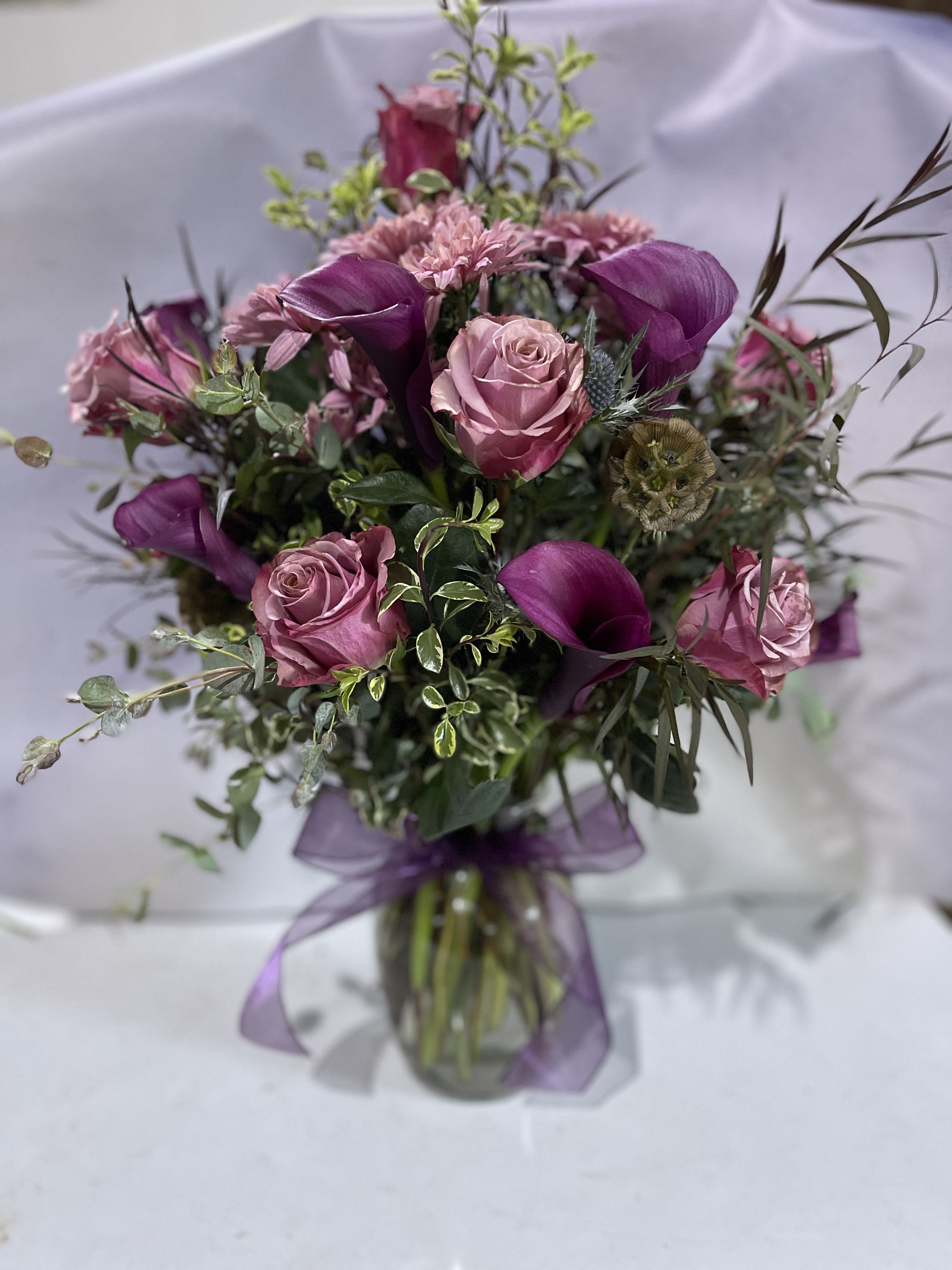 Moody Mauve. An arrangement by Lizzi Belle Designs.