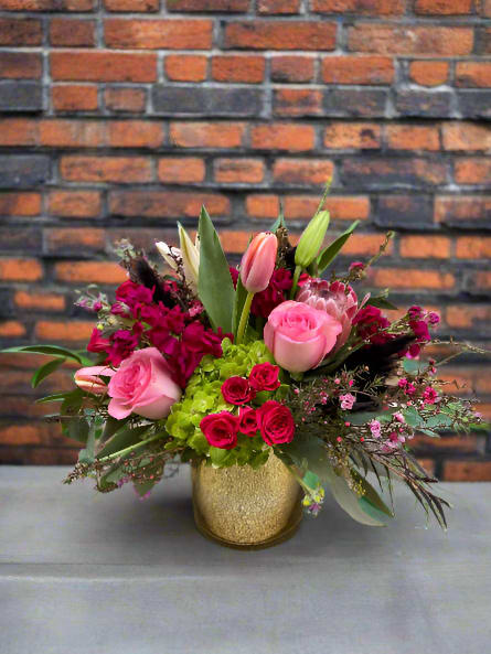 Golden Midnight Havoc. An arrangement by Flower Snobs at Cityview.