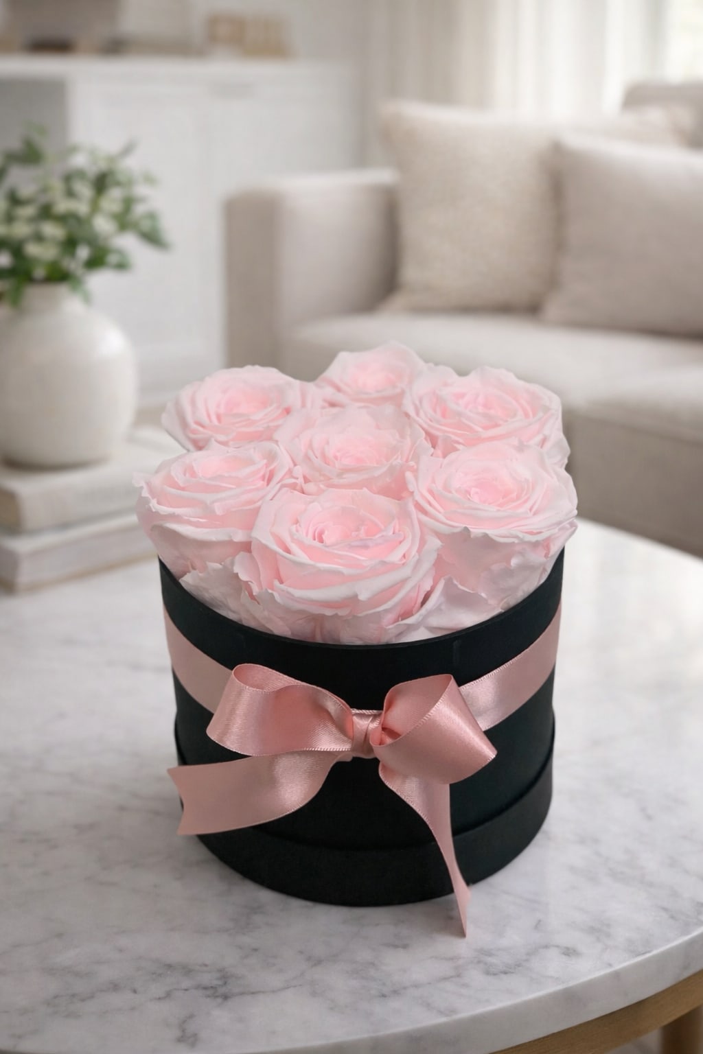 Forever Blush – Petite Preserved Rose Hat Box. An arrangement by Lori's Hearts and Flowers.