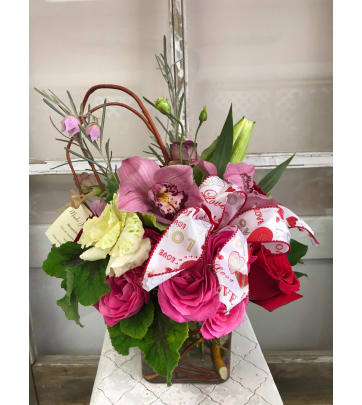 Brea Florist KISSES FROM A BUTTERFLY BOUQUET Brea, CA, 92821 FTD Florist  Flower and Gift Delivery