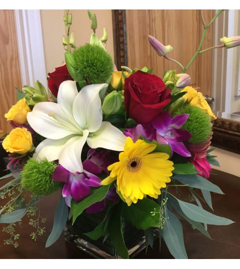 Early Spring. An arrangement by Tarrytown Floral Designs.