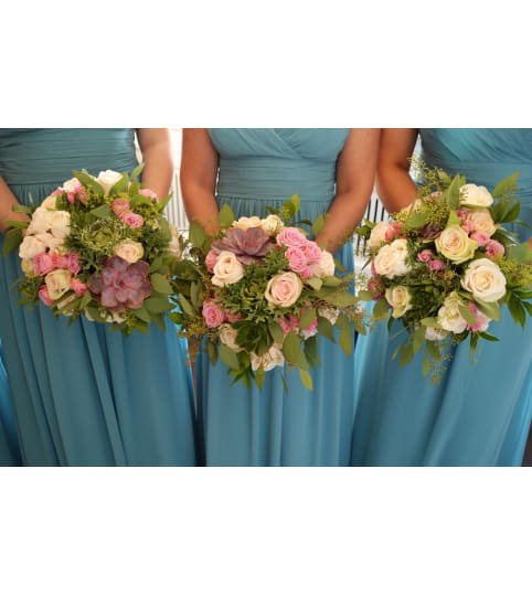 BRIDESMAID BOUQUET OF PREMIUM GARDEN FLOWERS